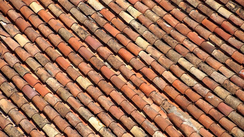 Toitures de Nouvelle-Aquitaine : tuile canal, ardoise, lauze et climat atlantique